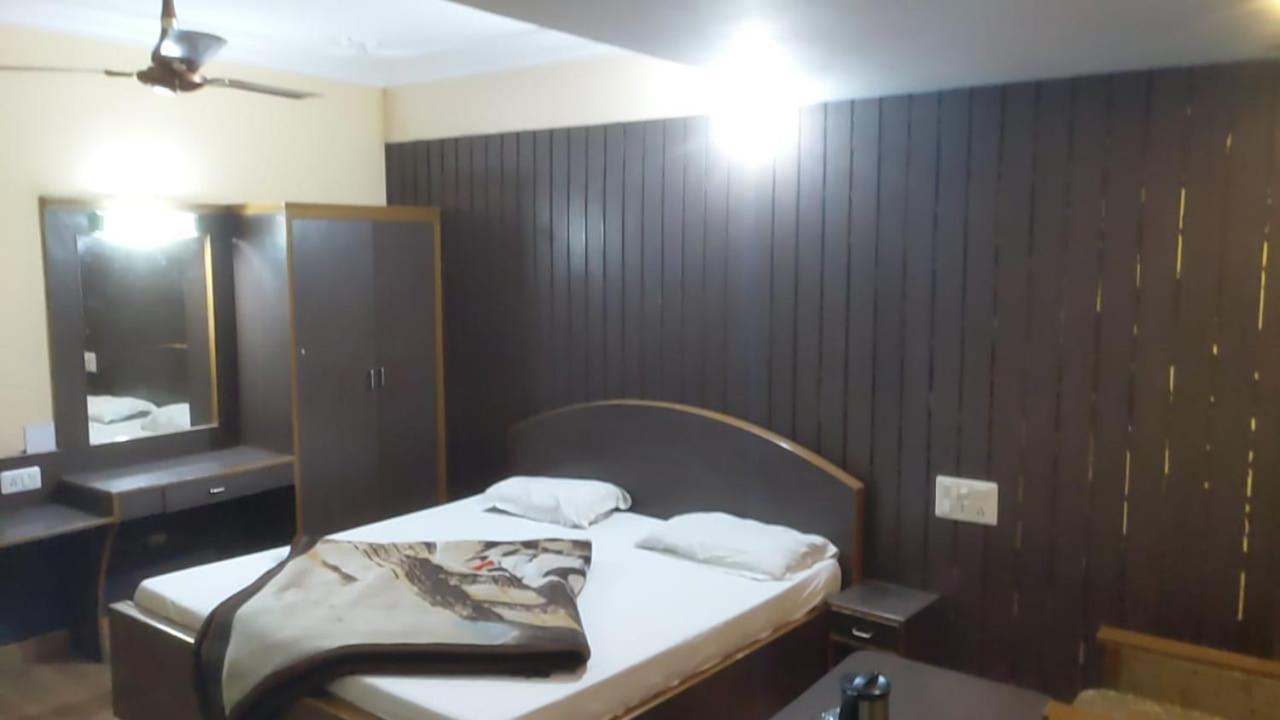 Hotel Raj Deluxe Haridwar Luaran gambar