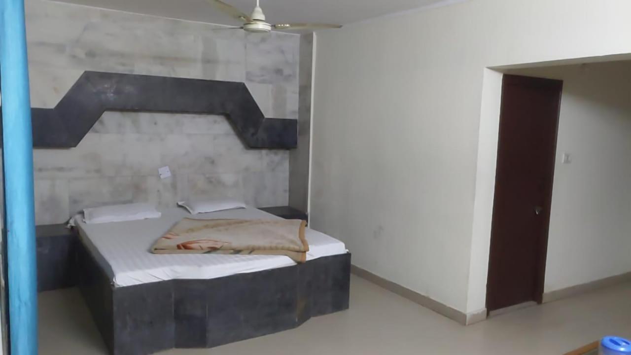 Hotel Raj Deluxe Haridwar Luaran gambar